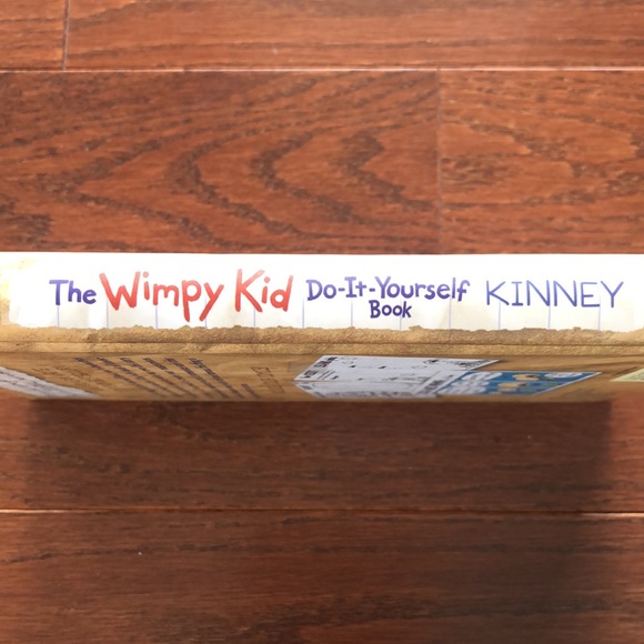 The Wimpy Kid Do-It-Yourself Book - Picture 9 of 10